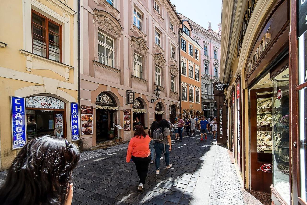 Newly Renovated 1-Bed Apartment At Charles Bridge Prague Exterior photo