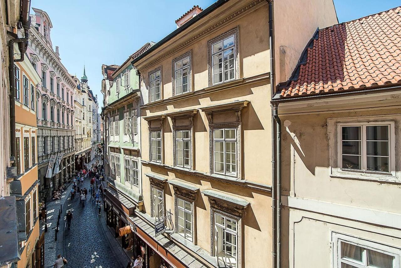 Newly Renovated 1-Bed Apartment At Charles Bridge Prague Exterior photo